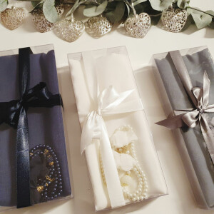 Geschenkbox mit Perlen Tesbih und Pashmina Kopftuchschal