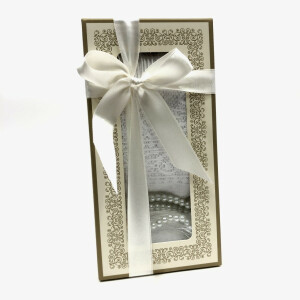 Geschenkbox mit Perlen Tesbih und Netzmusterschal Weiß