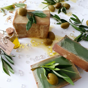 Handgemachte Aleppo Seife - Traditionelle Syrische Olivenölseife - Lorbeeröl - vegan & palmölfrei, 200 g
