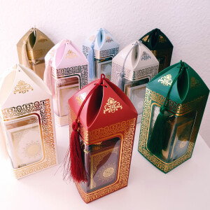 Wunderschöne Geschenkbox mit edlem Quran, Teppich...