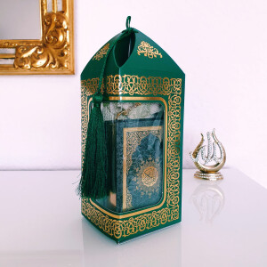 Wunderschöne Geschenkbox mit edlem Quran, Teppich...